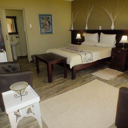 Uzuri Guesthouse Cc Windhoek Luaran gambar