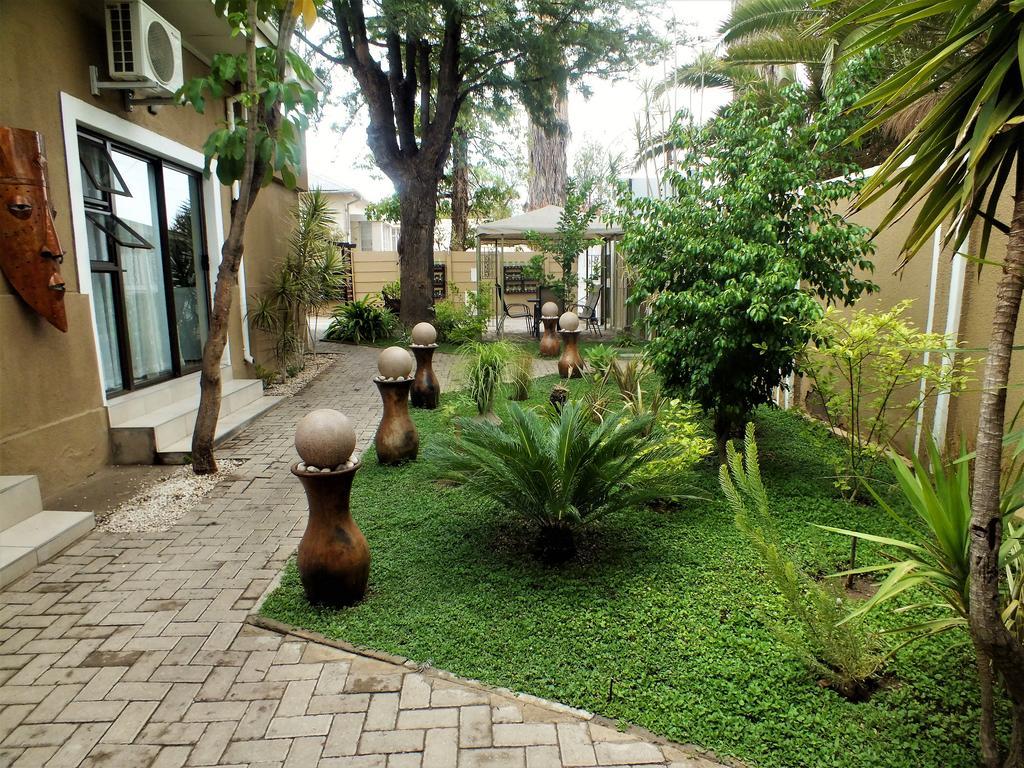 Uzuri Guesthouse Cc Windhoek Luaran gambar